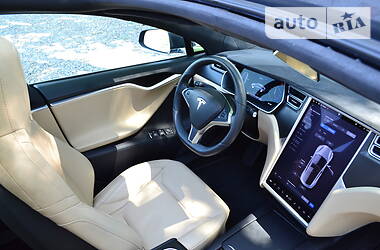 Ліфтбек Tesla Model S 2016 в 