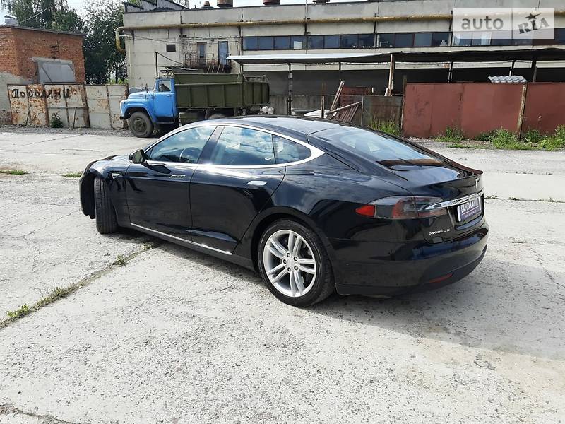 Хетчбек Tesla Model S 2015 в Тернополі