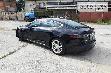 Хетчбек Tesla Model S 2015 в Тернополі