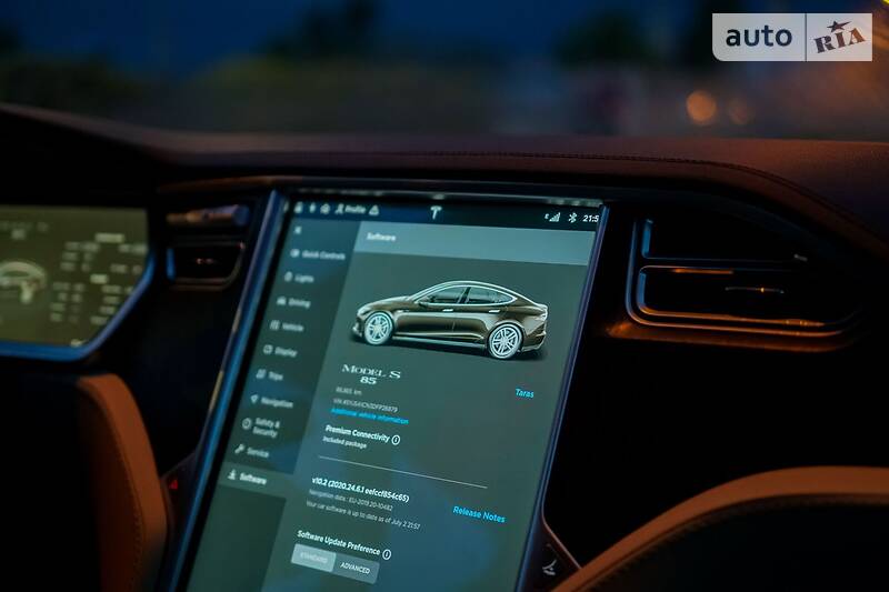 Хетчбек Tesla Model S 2013 в Львові