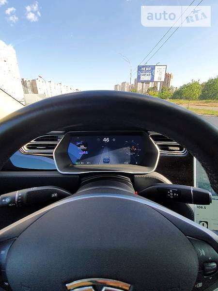 Хэтчбек Tesla Model S 2015 в Киеве