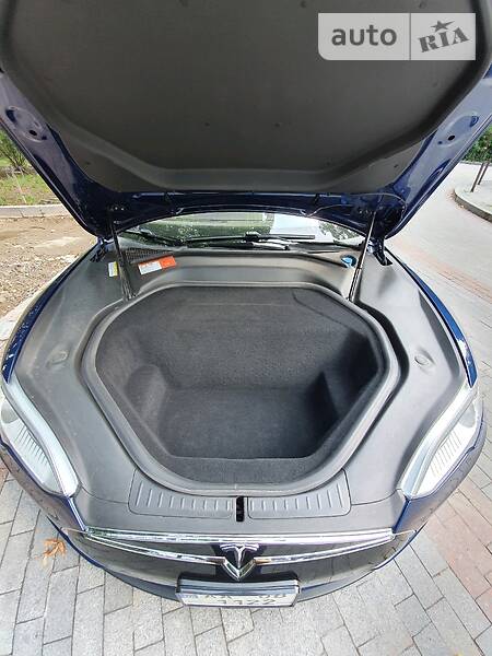 Хэтчбек Tesla Model S 2015 в Киеве