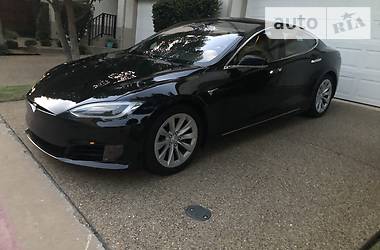 Седан Tesla Model S 2017 в Дніпрі