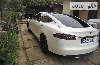 Лифтбек Tesla Model S 2013 в Бориславе