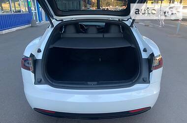 Седан Tesla Model S 2016 в 