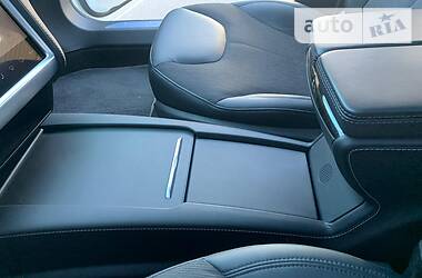 Седан Tesla Model S 2016 в 