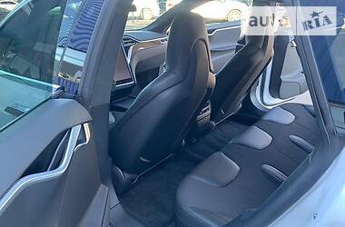 Седан Tesla Model S 2016 в 