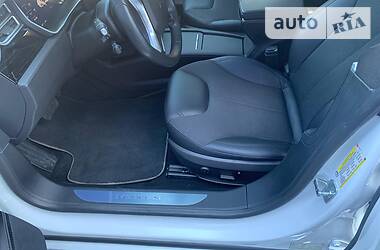 Седан Tesla Model S 2016 в 