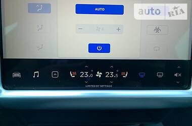 Седан Tesla Model S 2016 в 