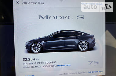 Седан Tesla Model S 2017 в Киеве