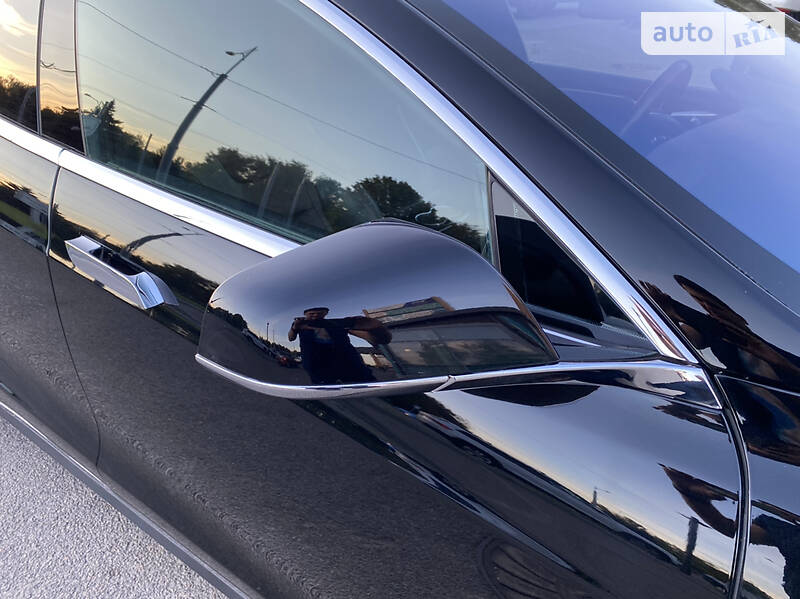 Лифтбек Tesla Model S 2016 в Днепре