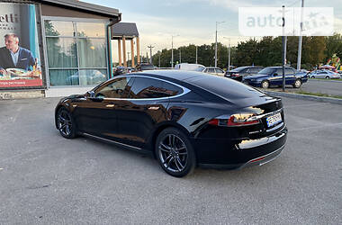 Лифтбек Tesla Model S 2016 в Днепре