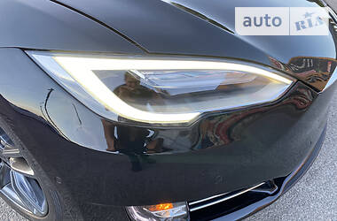 Лифтбек Tesla Model S 2016 в Днепре