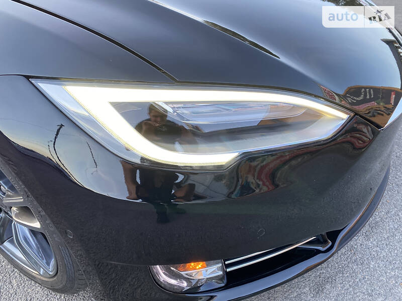 Лифтбек Tesla Model S 2016 в Днепре