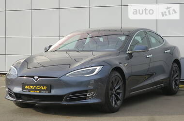 Седан Tesla Model S 2020 в Киеве