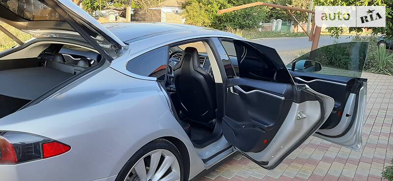 Хэтчбек Tesla Model S 2013 в Одессе