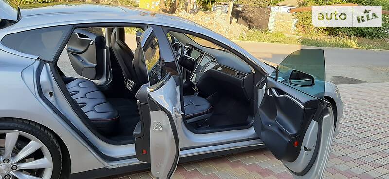 Хэтчбек Tesla Model S 2013 в Одессе