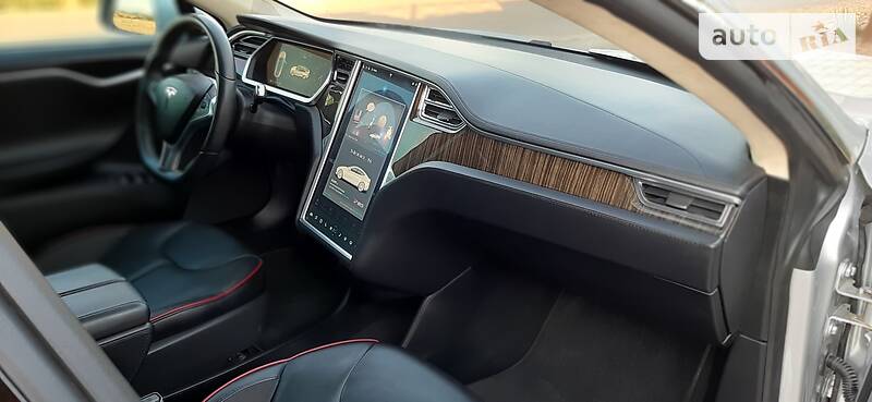 Хэтчбек Tesla Model S 2013 в Одессе