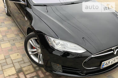 Лифтбек Tesla Model S 2013 в Гайсине