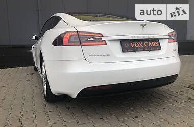 Лифтбек Tesla Model S 2017 в 