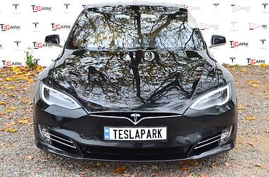 Ліфтбек Tesla Model S 2016 в Києві