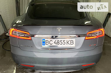 Хэтчбек Tesla Model S 2013 в Львове