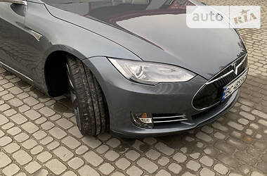 Хэтчбек Tesla Model S 2013 в Львове