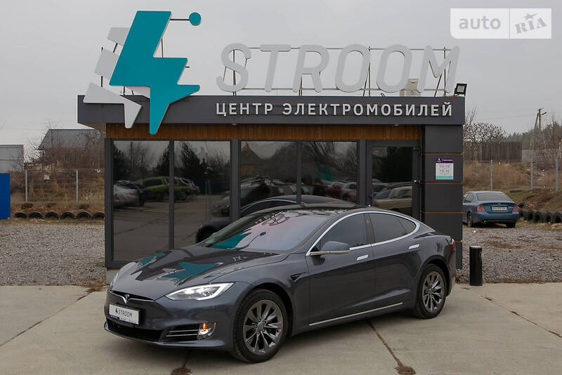 Лифтбек Tesla Model S 2018 в Харькове