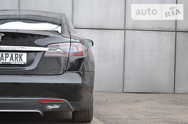 Лифтбек Tesla Model S 2014 в Киеве