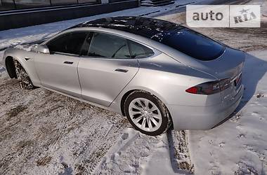 Лифтбек Tesla Model S 2018 в Киеве