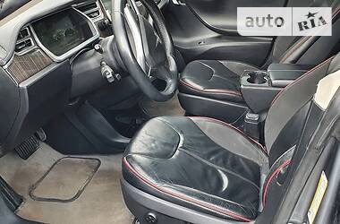 Лифтбек Tesla Model S 2013 в 