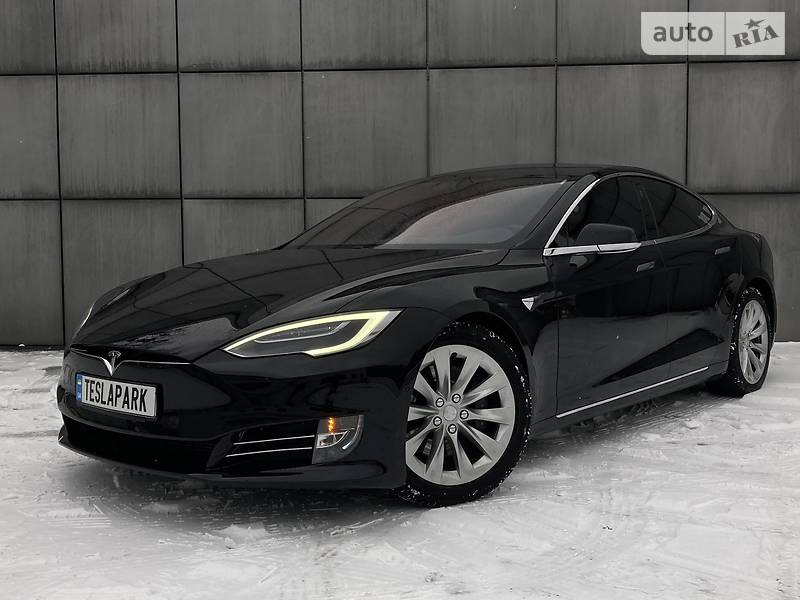 Ліфтбек Tesla Model S 2017 в Києві