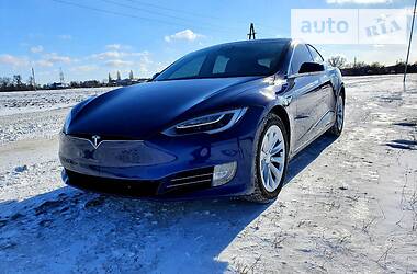 Ліфтбек Tesla Model S 2018 в Полтаві