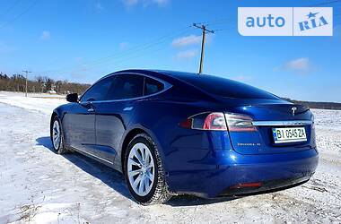 Ліфтбек Tesla Model S 2018 в Полтаві