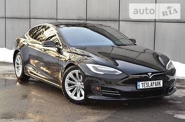 Ліфтбек Tesla Model S 2016 в Києві