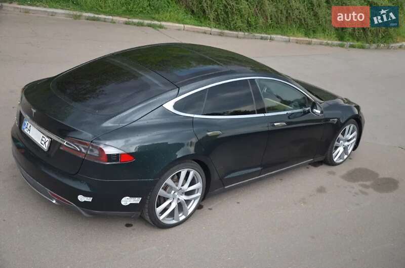 Лифтбек Tesla Model S 2012 в Киеве