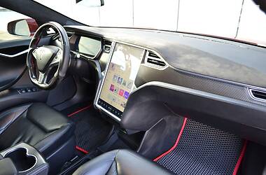 Лифтбек Tesla Model S 2015 в Киеве