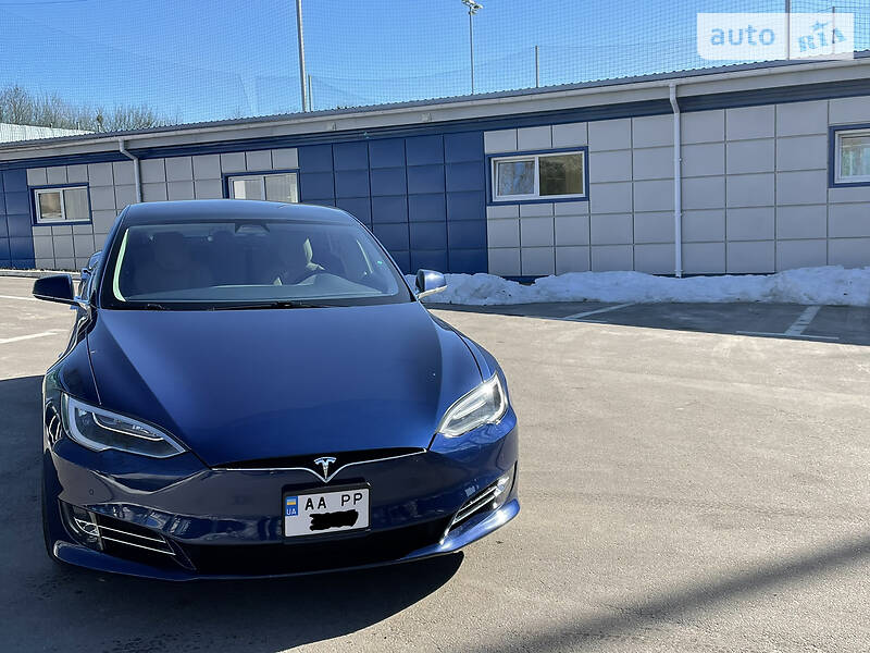 Хетчбек Tesla Model S 2017 в Києві