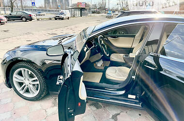 Хетчбек Tesla Model S 2013 в Києві