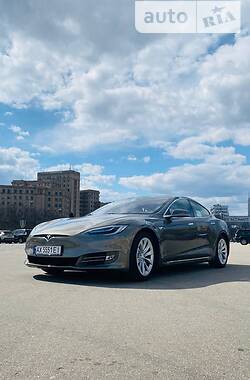 Хетчбек Tesla Model S 2016 в Харкові