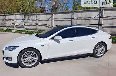 Ліфтбек Tesla Model S 2013 в Києві