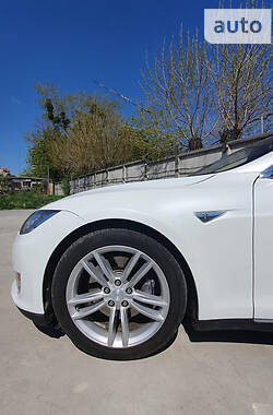 Ліфтбек Tesla Model S 2013 в Києві