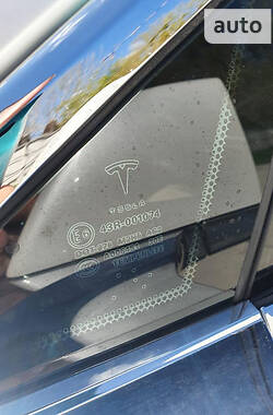 Ліфтбек Tesla Model S 2013 в Києві