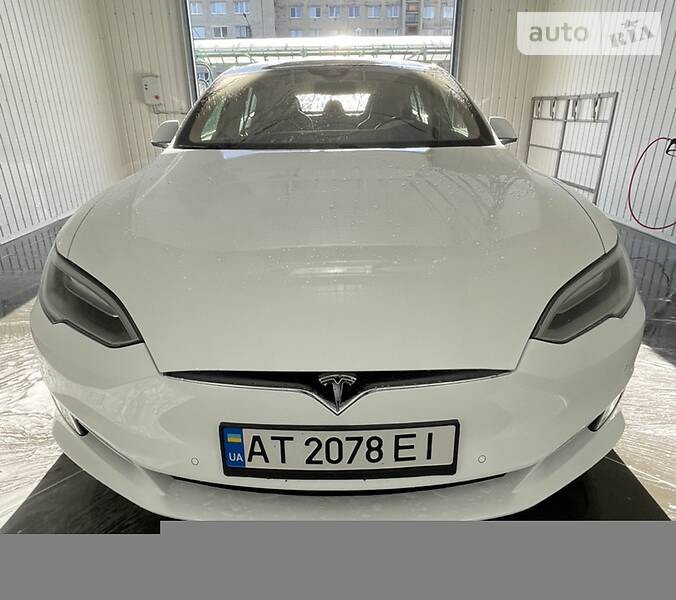 Tesla Model S 2016