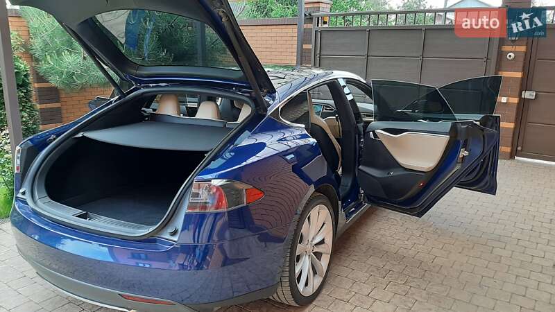 Лифтбек Tesla Model S 2015 в Одессе фото 14 Лифтбек Tesla Model S 2015 в Одессе