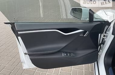 Хэтчбек Tesla Model S 2016 в Кривом Роге