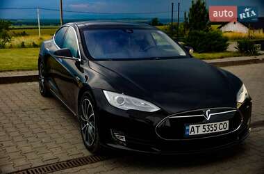 Хэтчбек Tesla Model S 2015 в Коломые