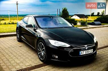 Хэтчбек Tesla Model S 2015 в Коломые