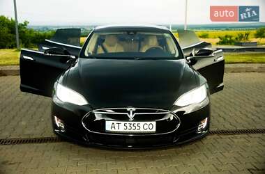 Хэтчбек Tesla Model S 2015 в Коломые