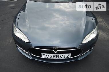 Седан Tesla Model S 2013 в Києві